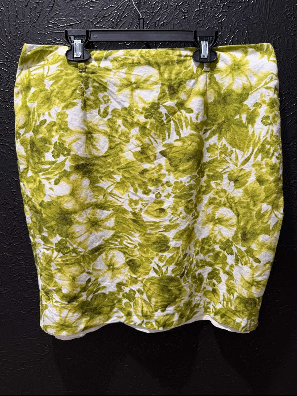 Premise Olive Green and White Floral Pencil Skirt